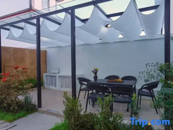 Ruoyun Designer Homestay