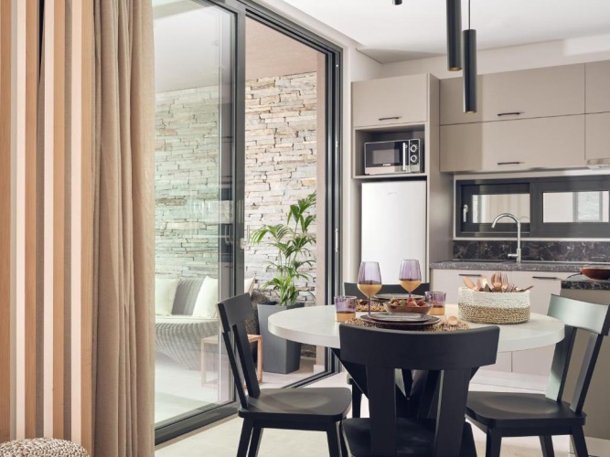 2 Bedrooms Villa