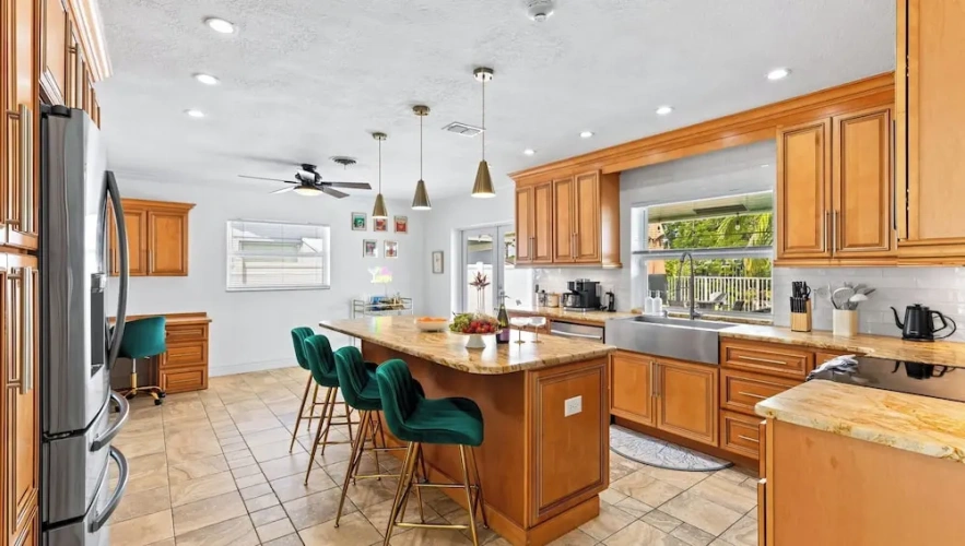 4 Bedrooms Cottage