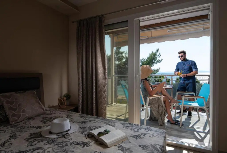 Sunset Studios - New Suites with Seaview & Back Side Apartements