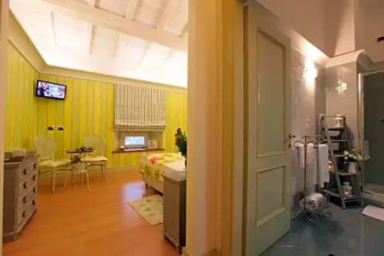 Standard Triple room