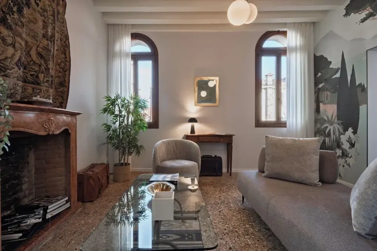 2 Bedrooms Apartment