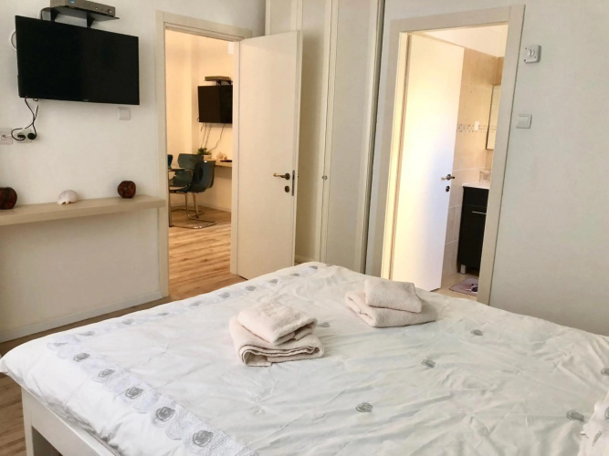 2 Bedrooms Apartment " Marcheliz " in Bat-yam