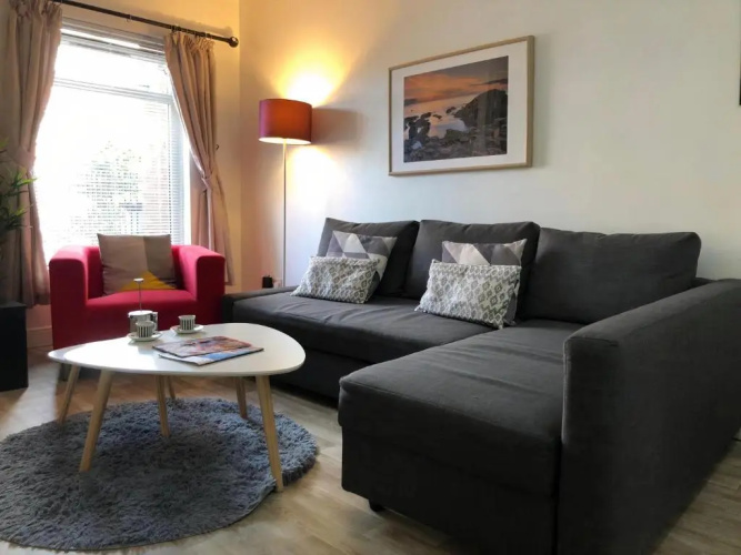 City Centre - Parking - Great Location - 4 Beds