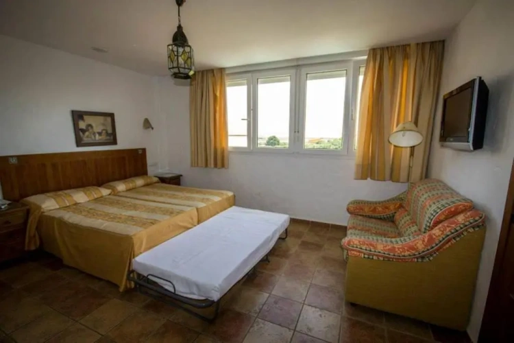 Standard Triple room