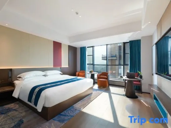 Deluxe Double room with city view