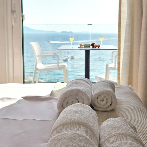 Ares Beachfront Luxury Rooms