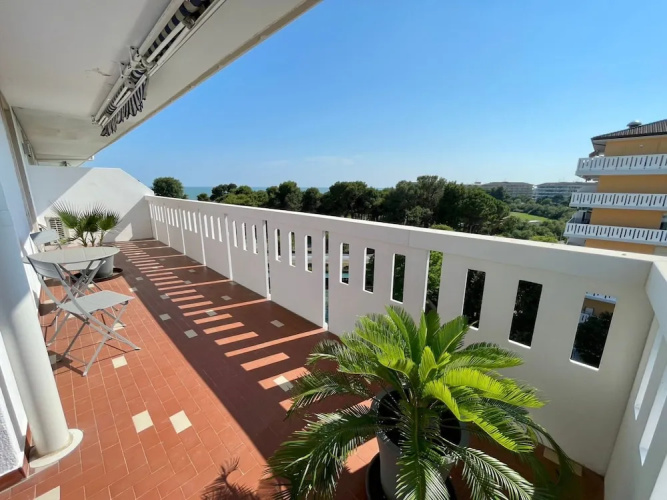 Flat With Luminous Terrace by the sea - Beahost