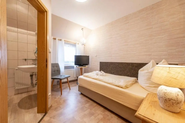Standard Single room