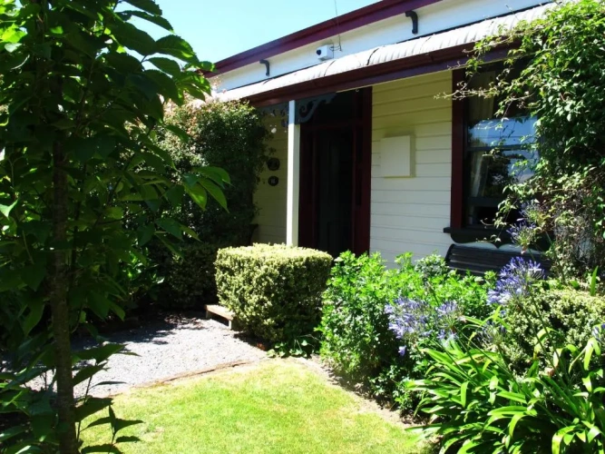 3 Bedrooms Cottage