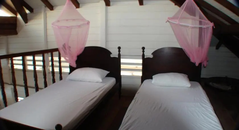Villa Mahogany