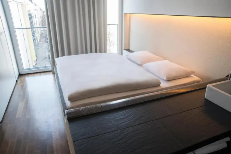 Hotel Q