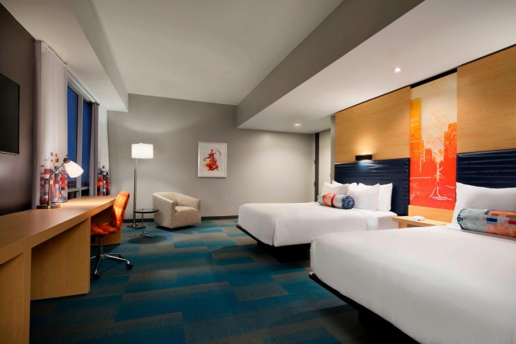 Standard Quadruple room with city view