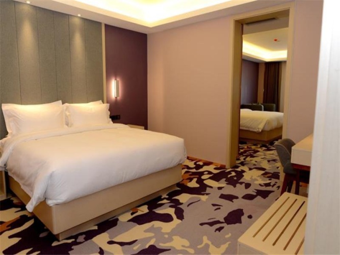 Business Quadruple Suite