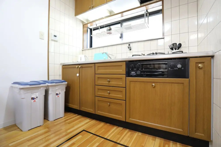 Tsuru House