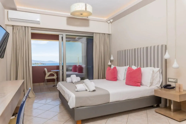 Balcony Hotel - Adults Only