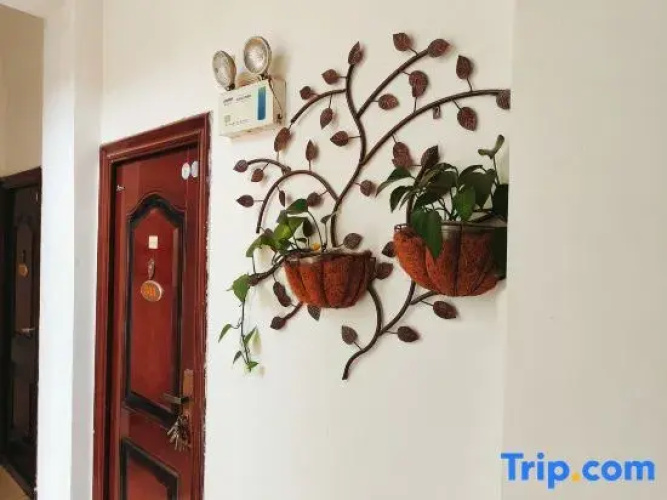 Longling Rujia Apartment
