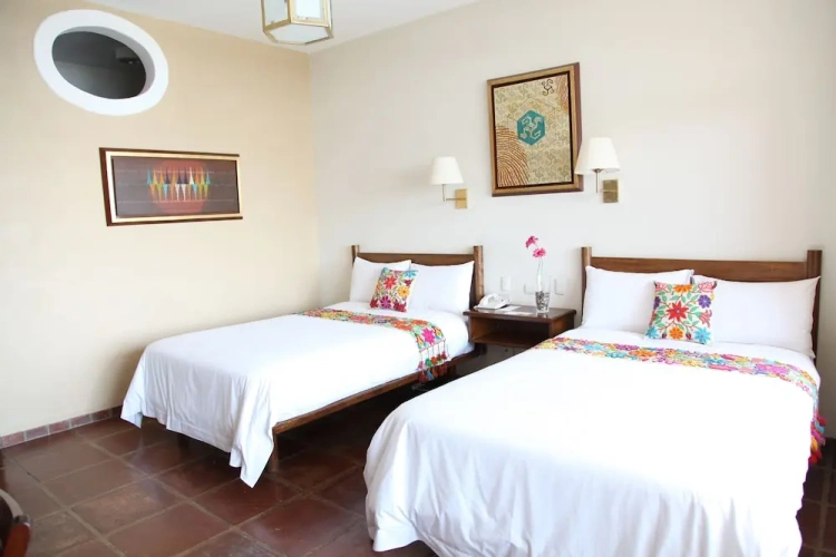 Standard Twin room with balcony and with courtyard view