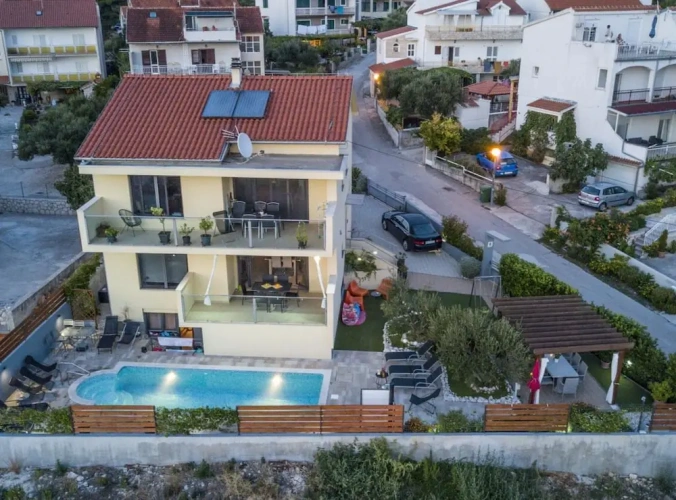 2 Bedrooms Apartment with balcony