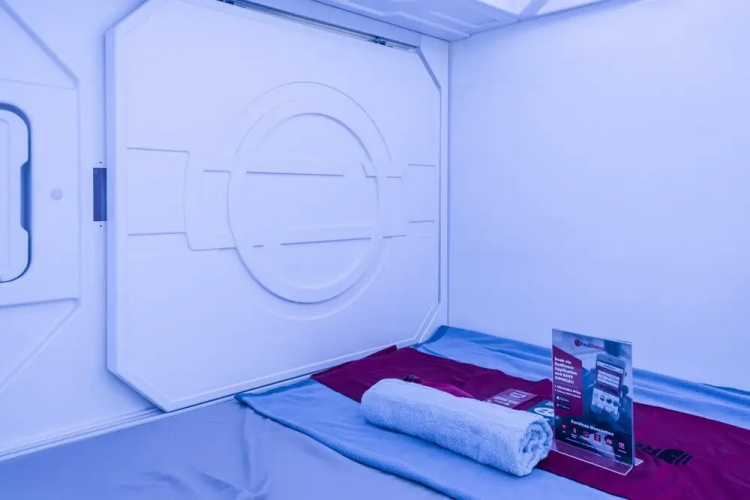 My Capsule Hotel by RedDoorz