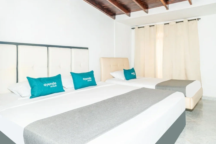Standard Triple room
