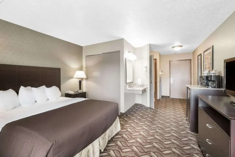 Days Inn Bismarck