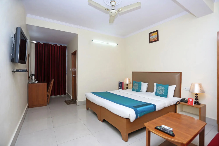 Hotel Harisons Continental