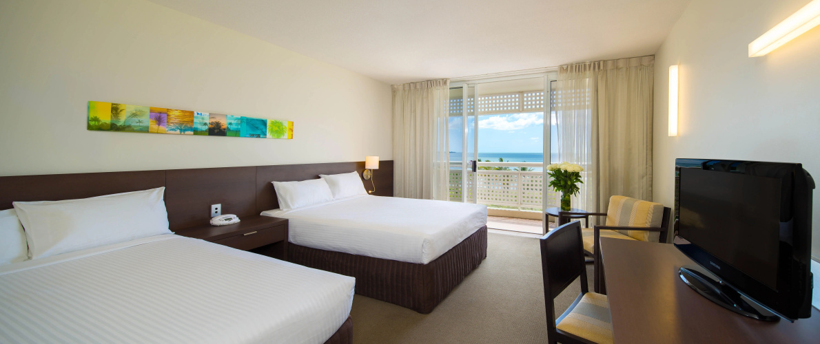Cairns Harbourside Hotel