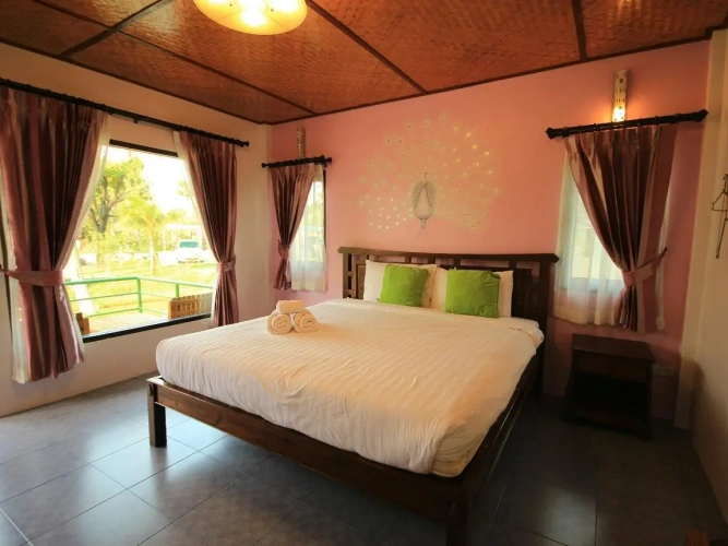 Standard room with lake view