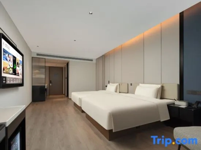 Executive Twin room with lake view