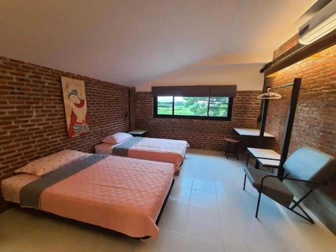 Standard Twin room with garden view