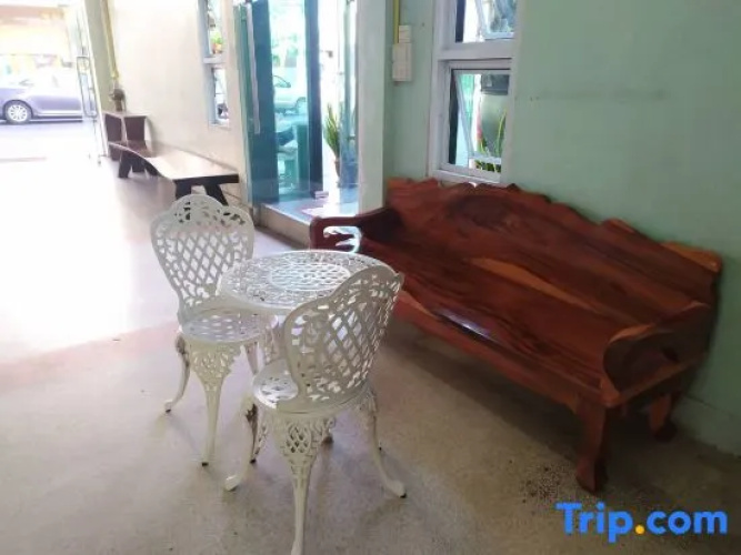 Sisaket PonTaWin Budget Inn