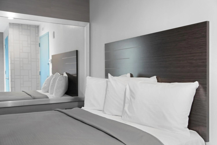 Hotel 365 Bronx