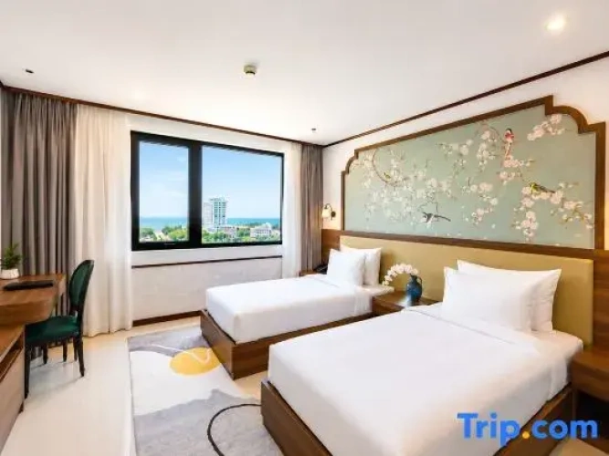 Deluxe Twin room with city view