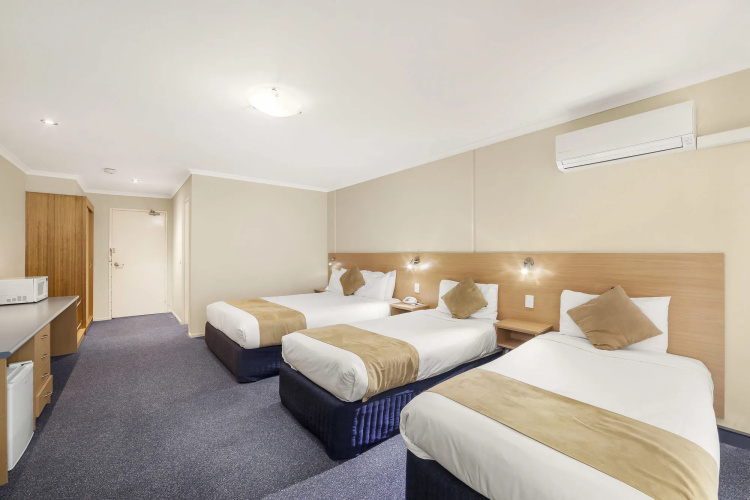Ciloms Airport Lodge
