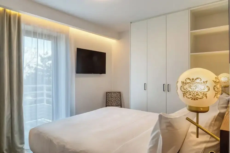 Apartment with balcony