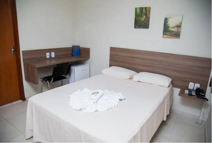 Leonardos Hotel
