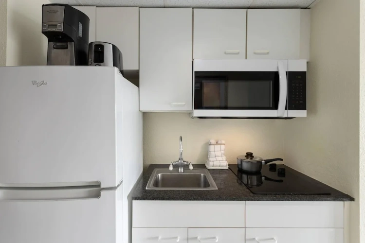 1 Bedroom Standard Double room with balcony