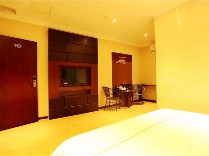 M.R Hotel
