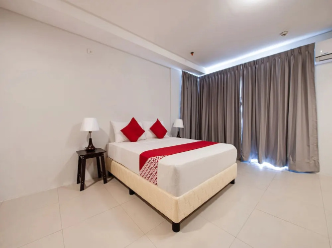 OYO 533 Amina Plaza