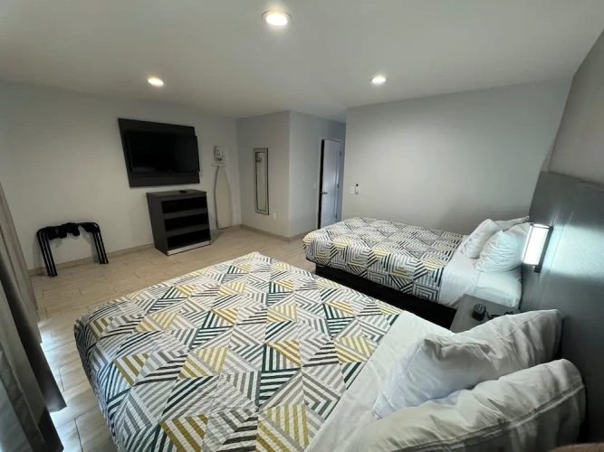 Deluxe Quadruple Suite