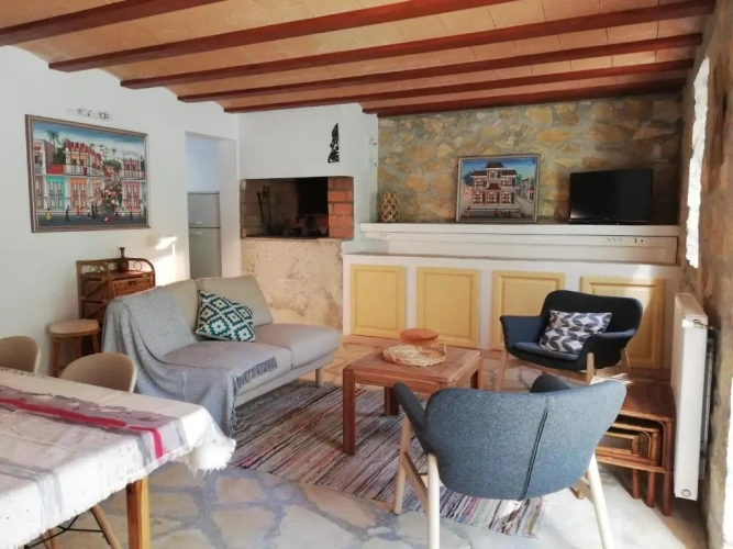 2 Bedrooms Cottage