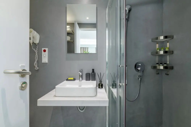 Momo Suites Acropolis by Aura Homes