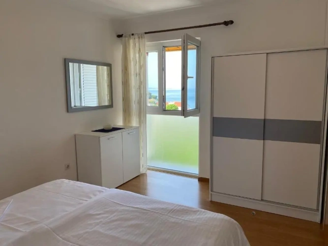 Apartment with sea view