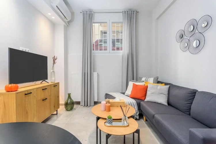 2 Bedrooms Apartment with city view