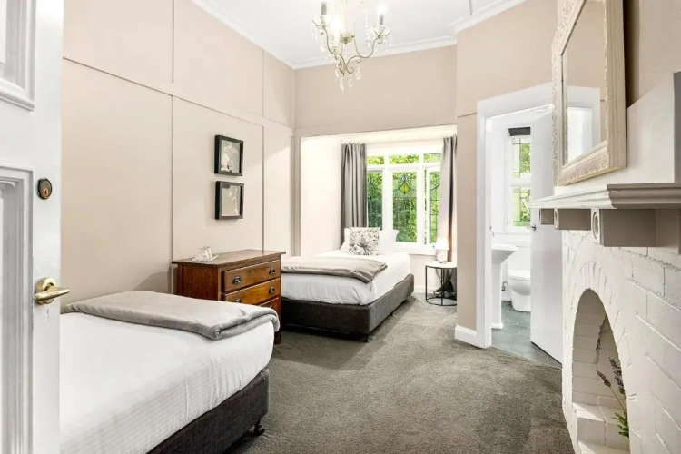 Standard Twin room with garden view