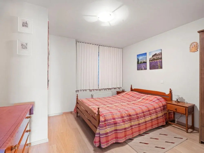 Flat With Terrace & Play Area