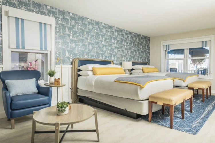 Standard Double room with water view