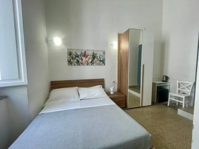 Onlyrooms V - Central & Train Station