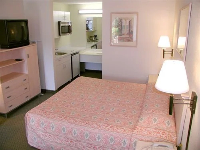 Beachwalk Hotel